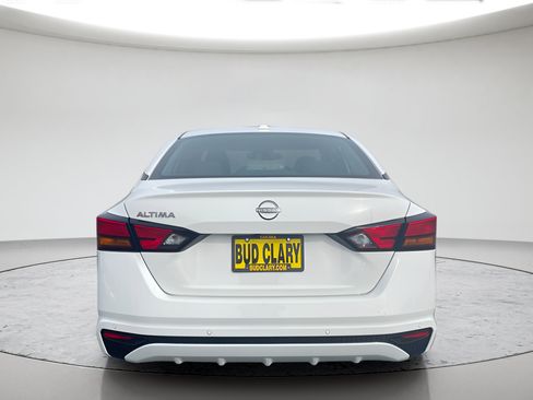 Used 2025 Nissan Altima 2.5 SV FWD image 4