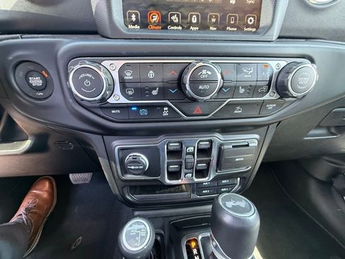 Used 2023 Jeep Wrangler Unlimited Sahara w/ Cold Weather Group image 13