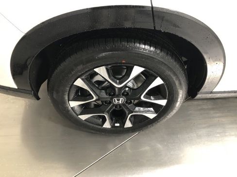 New 2026 Honda HR-V EX-L image 9