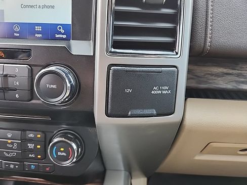 Used 2018 Ford F150 Lariat w/ FX4 Off-Road Package AWD/4WD image 20
