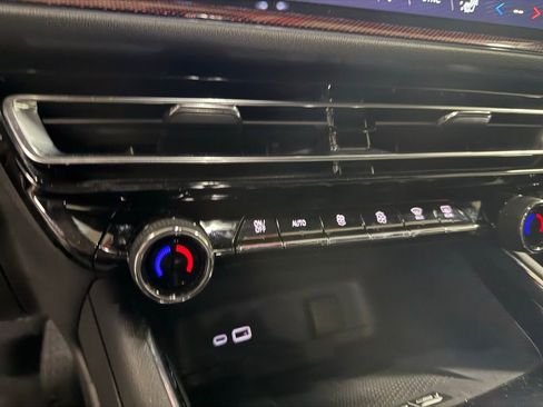 Used 2024 Chevrolet Traverse Z71 image 34