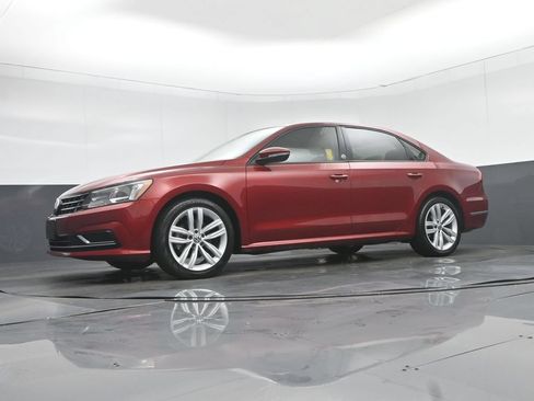 Used 2019 Volkswagen Passat 2.0T Wolfsburg w/ Wheels & Sunroof Package FWD image 53
