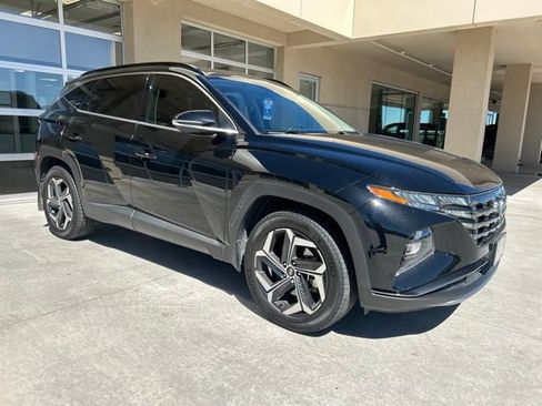 Certified 2022 Hyundai Tucson Limited w/ Cargo Package AWD/4WD image 2