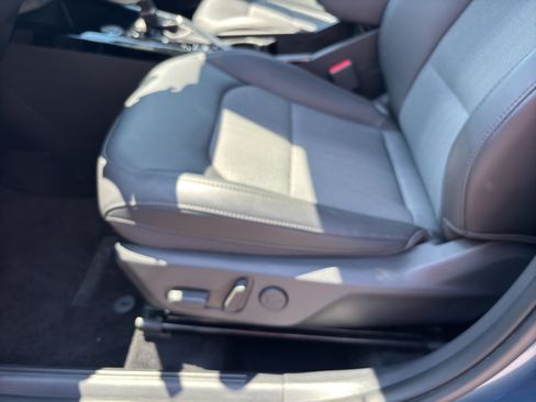 Certified 2025 Kia Niro EX Touring FWD image 30