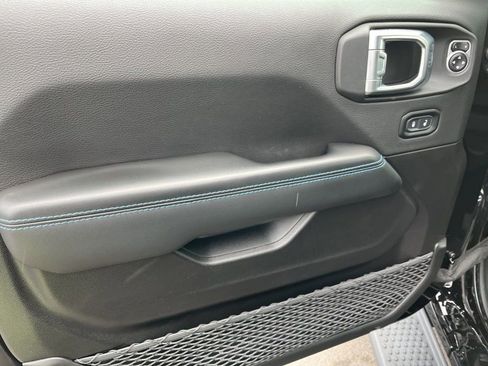 Used 2024 Jeep Wrangler High Altitude image 27