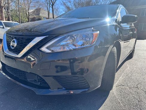 Used 2019 Nissan Sentra SV image 1