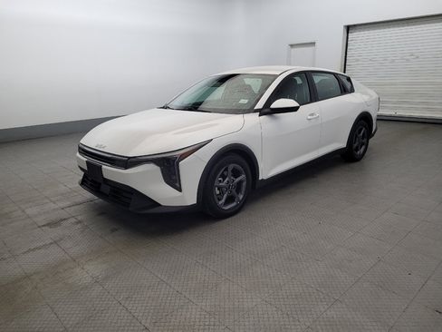 Used 2025 Kia K4 FWD image 2