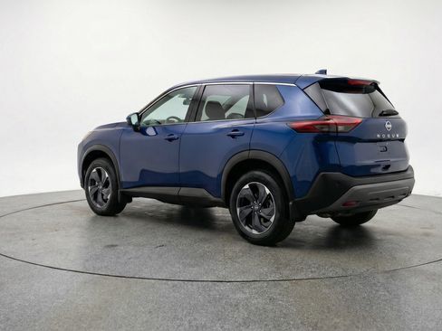 Used 2025 Nissan Rogue SV AWD/4WD image 6