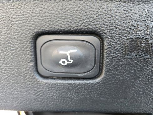 Used 2024 Ford Edge Titanium image 32