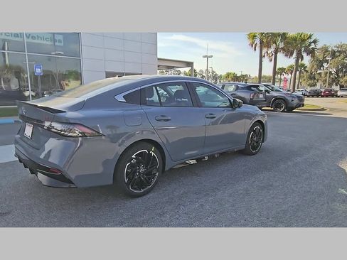 New 2026 Nissan Sentra SR FWD image 32