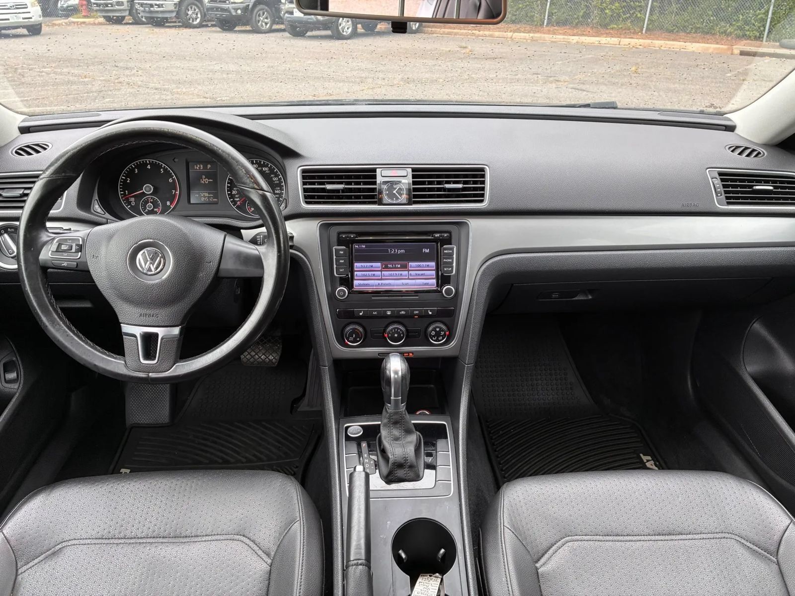 Used 2015 Volkswagen Passat 1.8T Limited Edition FWD image 15