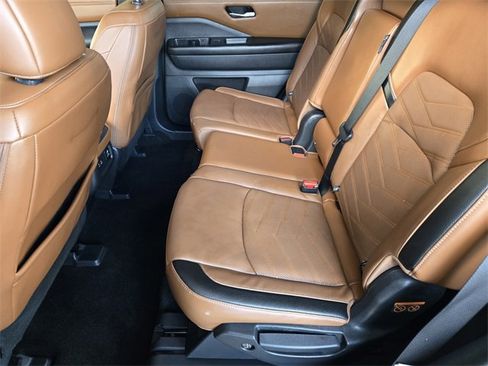 Used 2023 Nissan Pathfinder Platinum w/ Cargo Package image 29