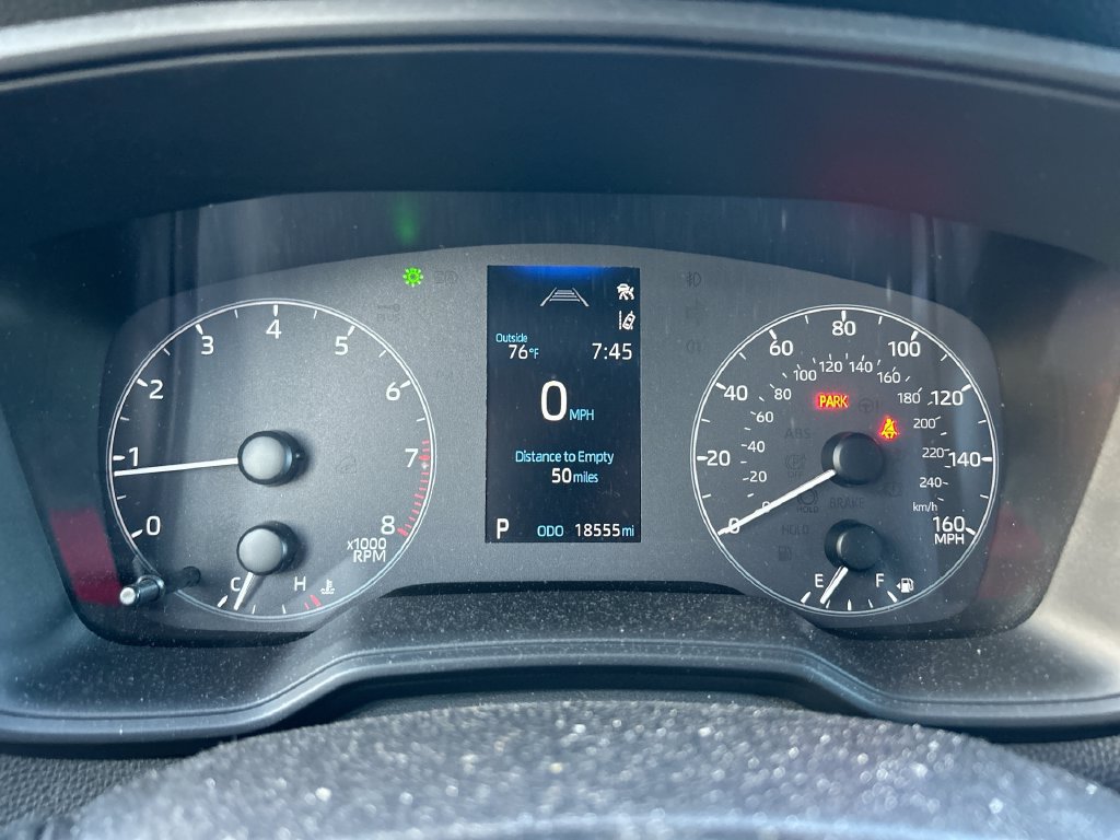 Certified 2025 Toyota Corolla Cross LE FWD image 21