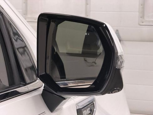 Used 2022 GMC Yukon Denali image 11