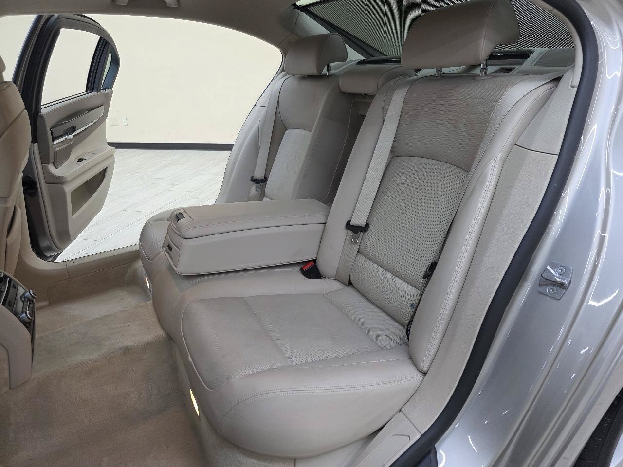 Used 2011 BMW 750Li xDrive AWD/4WD image 24