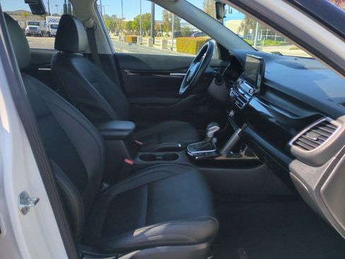 Certified 2022 Kia Seltos EX image 27