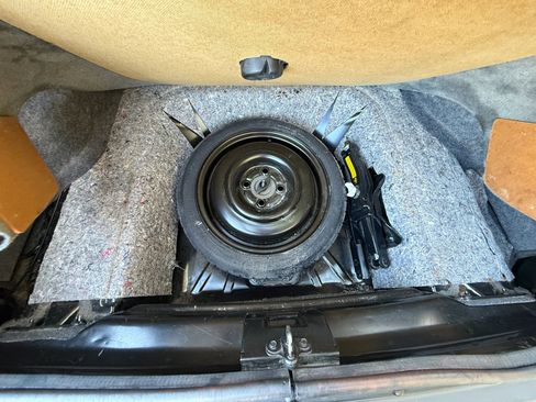 Used 1998 Saturn S-Series SL1 image 29