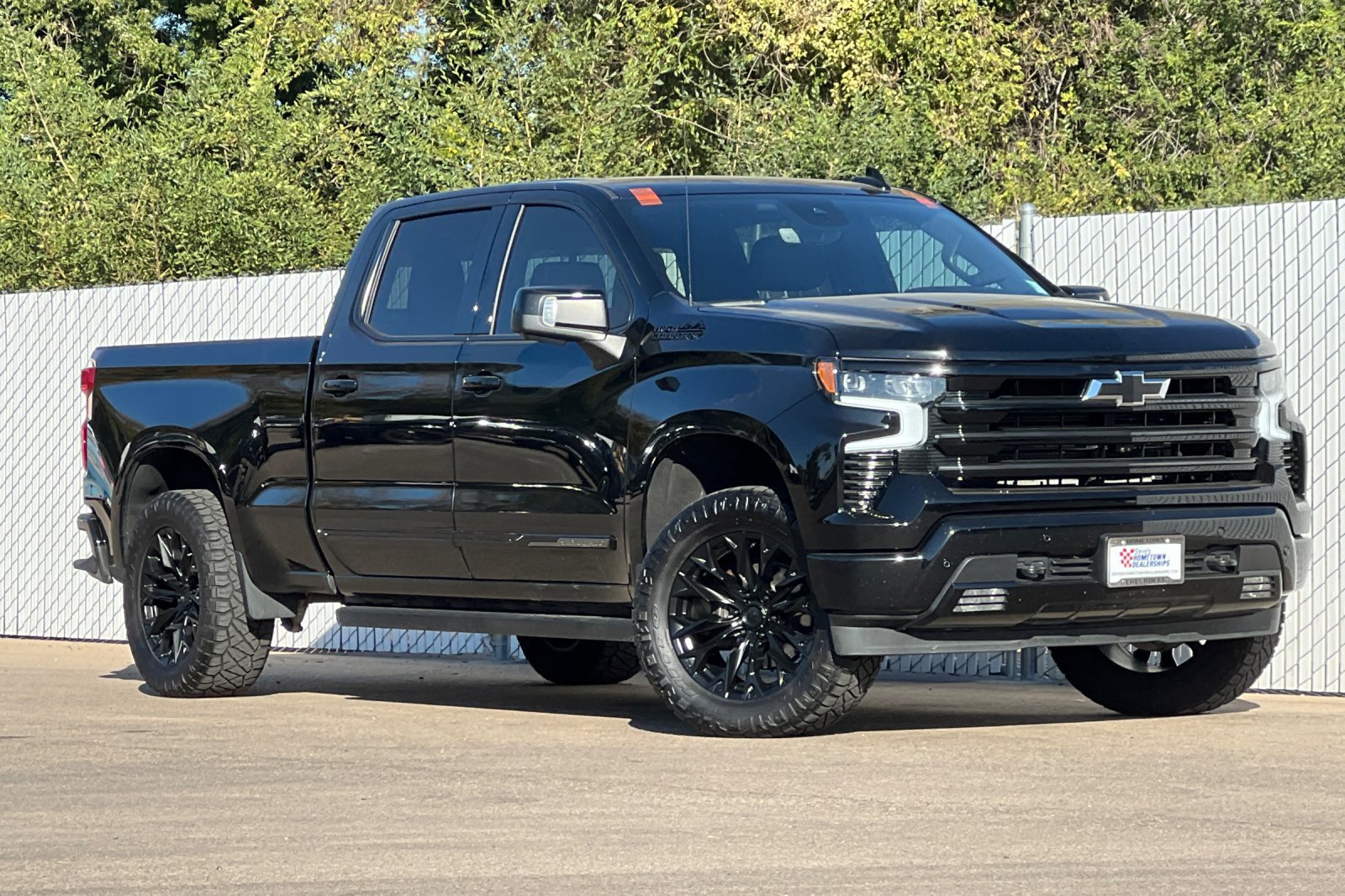 Used 2026 Chevrolet Silverado 1500 High Country w/ Midnight Edition AWD/4WD image 2