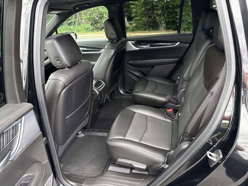 Certified 2024 Cadillac XT6 Premium Luxury w/ LPO, Floor Liner Package AWD/4WD image 10