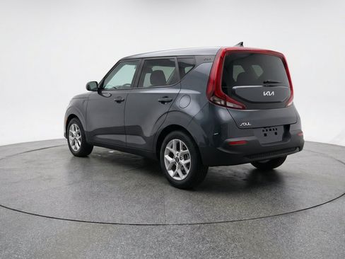 Used 2025 Kia Soul LX w/ LX Technology Package FWD image 6