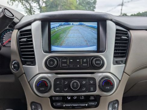 Used 2019 GMC Yukon XL SLT w/ Open Road Package AWD/4WD image 27