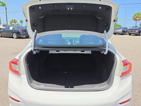 Used 2017 Chevrolet Cruze LT FWD image 7