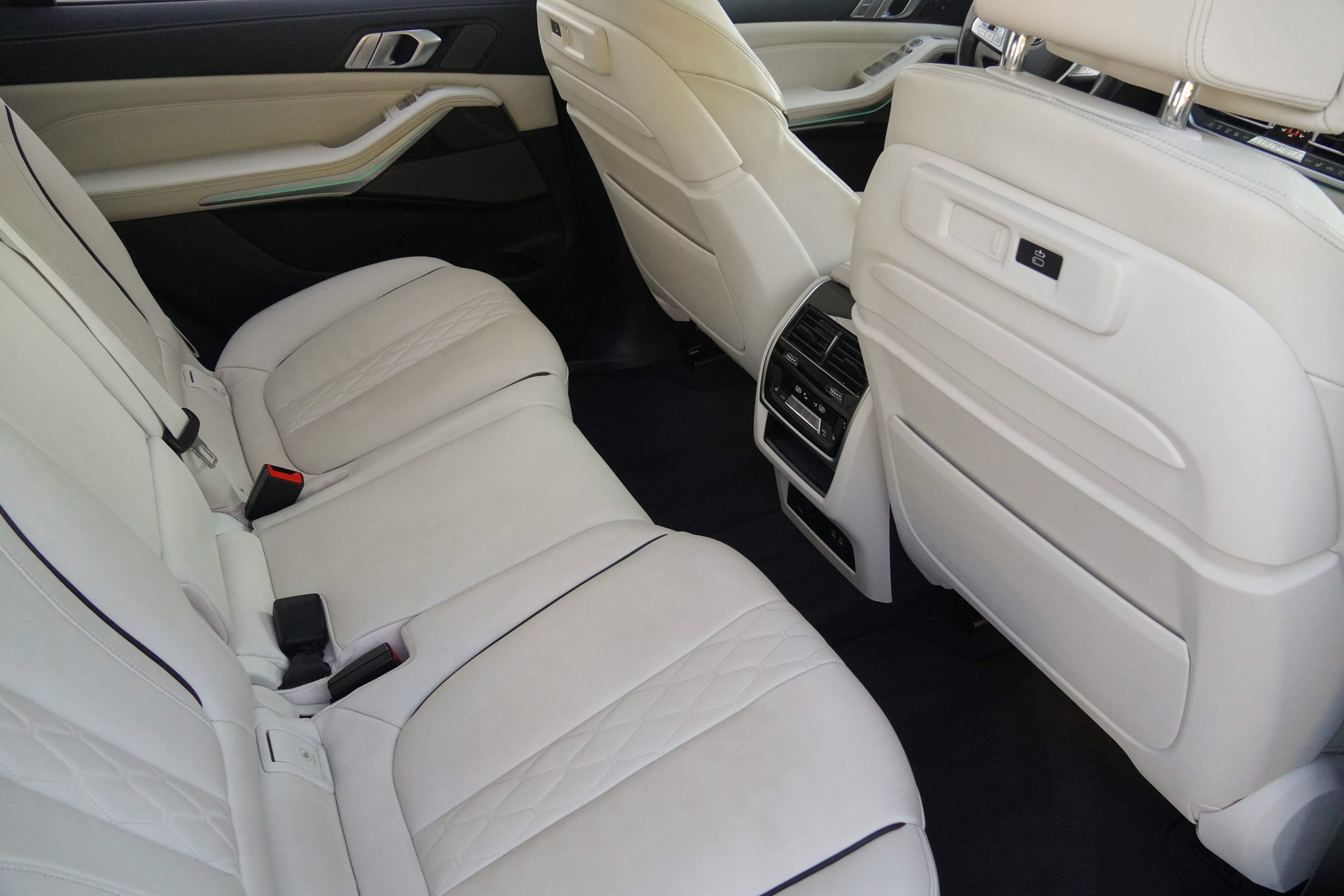 Used 2020 BMW X7 xDrive40i w/ Premium Package AWD/4WD image 36