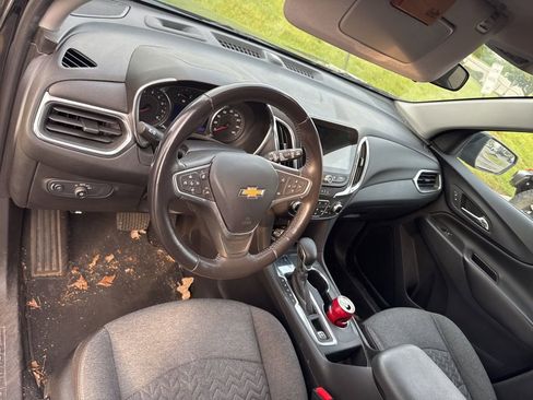 Used 2022 Chevrolet Equinox LT image 3