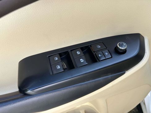 Used 2018 Toyota Highlander XLE FWD image 20
