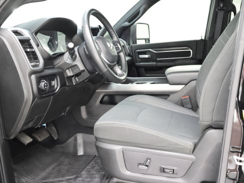Used 2024 RAM 2500 Big Horn w/ Night Edition AWD/4WD image 8