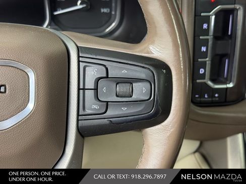 Used 2021 GMC Yukon Denali w/ Denali Premium Package AWD/4WD image 24