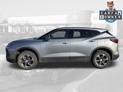 Used 2025 Chevrolet Blazer LT image 2