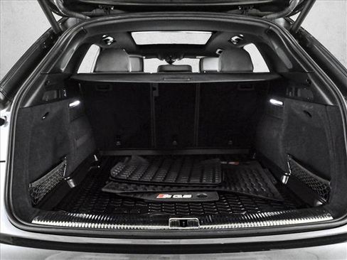Used 2020 Audi SQ5 Prestige image 6