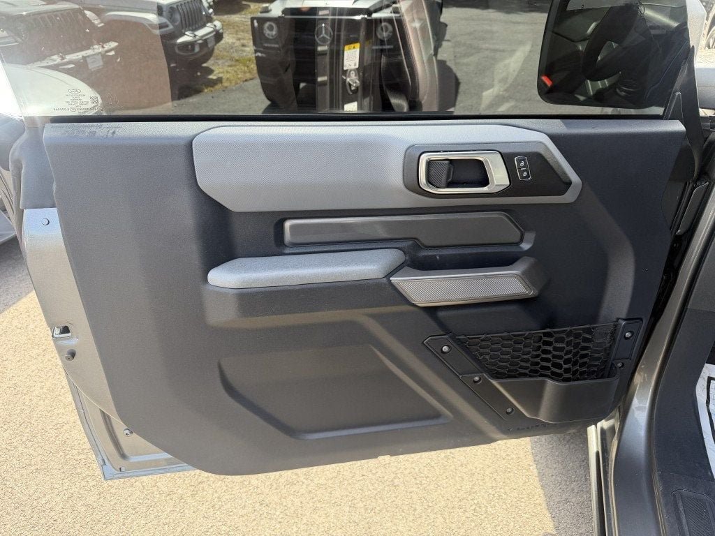 Used 2022 Ford Bronco Black Diamond AWD/4WD image 11
