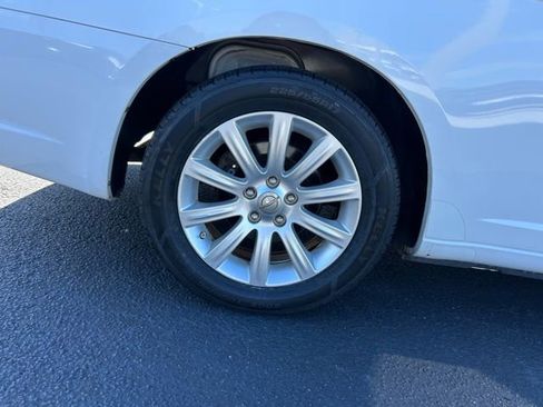 Used 2013 Chrysler 200 Touring image 7