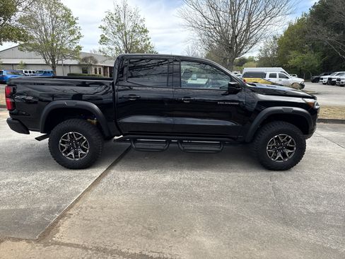 Used 2025 Chevrolet Colorado ZR2 w/ Technology Package image 8