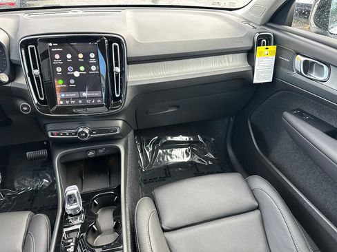 New 2026 Volvo XC40 B5 Ultra w/ Climate Package image 18
