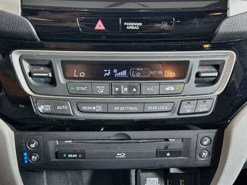 Used 2018 Honda Pilot Elite image 23