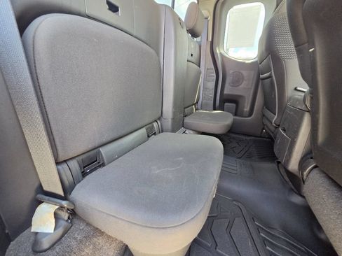 Used 2013 Nissan Frontier Desert Runner RWD image 24
