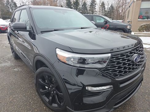 Certified 2023 Ford Explorer ST-Line w/ Class IV Trailer Tow Package image 12