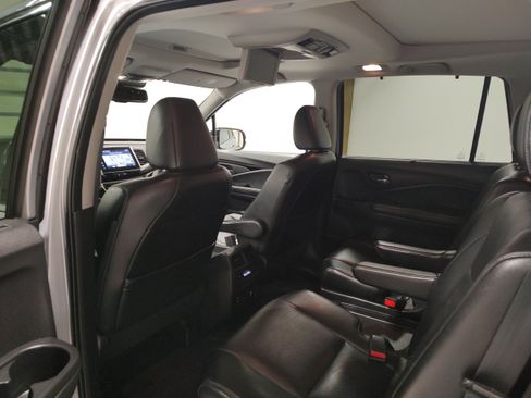 Used 2016 Honda Pilot Elite image 11