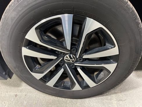 Used 2024 Volkswagen Tiguan S image 35