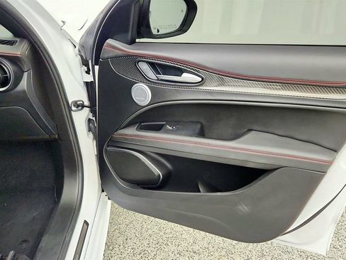 Used 2023 Alfa Romeo Stelvio Estrema AWD/4WD image 27