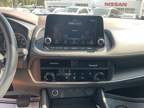 Used 2023 Nissan Rogue S FWD image 25