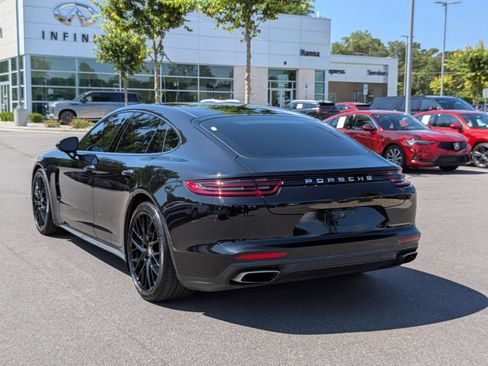 Used 2020 Porsche Panamera RWD image 5