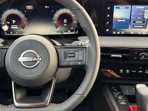 New 2026 Nissan Kicks SR w/ Cold Weather Package FWD image 22