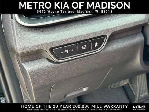 Used 2026 Kia Carnival EX FWD image 13