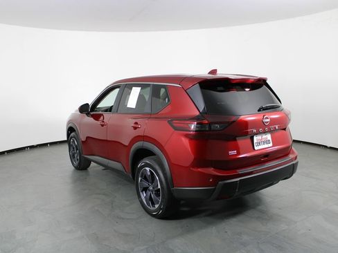 Certified 2025 Nissan Rogue SV image 4