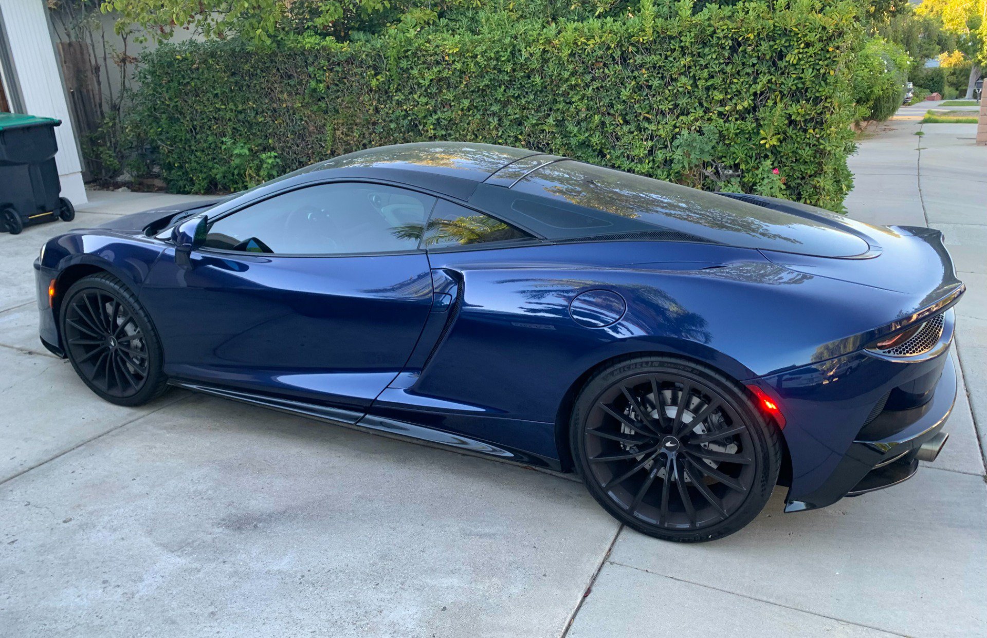 Used 2020 McLaren GT RWD image 4