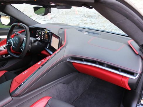 Used 2024 Chevrolet Corvette Stingray Premium Conv w/ Z51 Performance Package RWD image 23